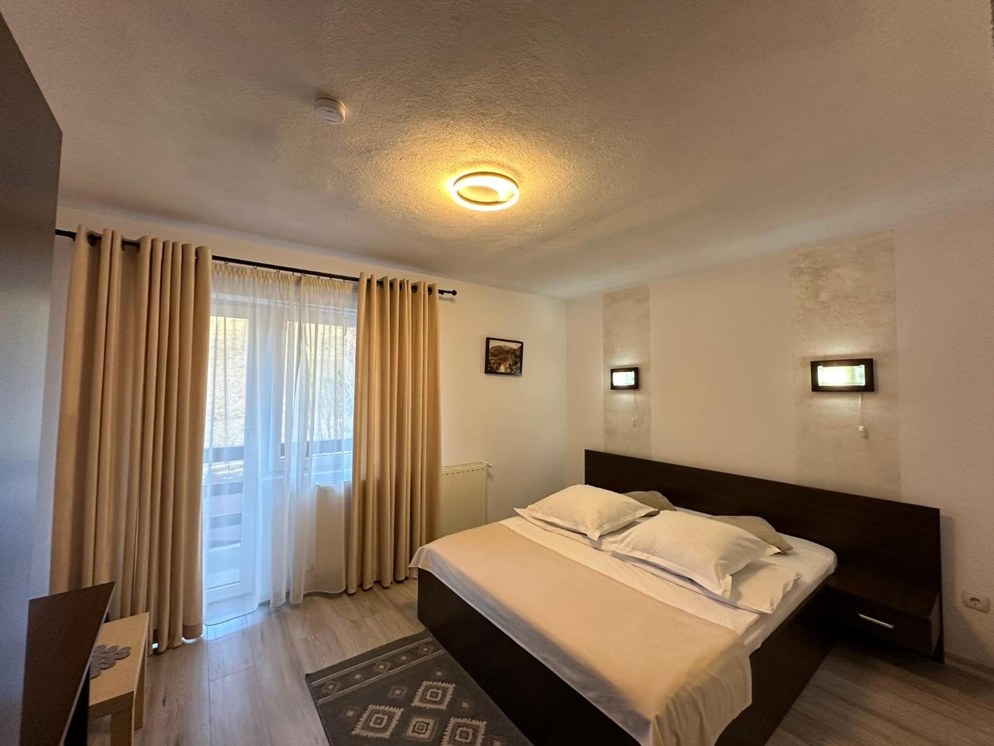 Hotel Casuta De Langa Izvor Moeciu De Sus Esterno foto
