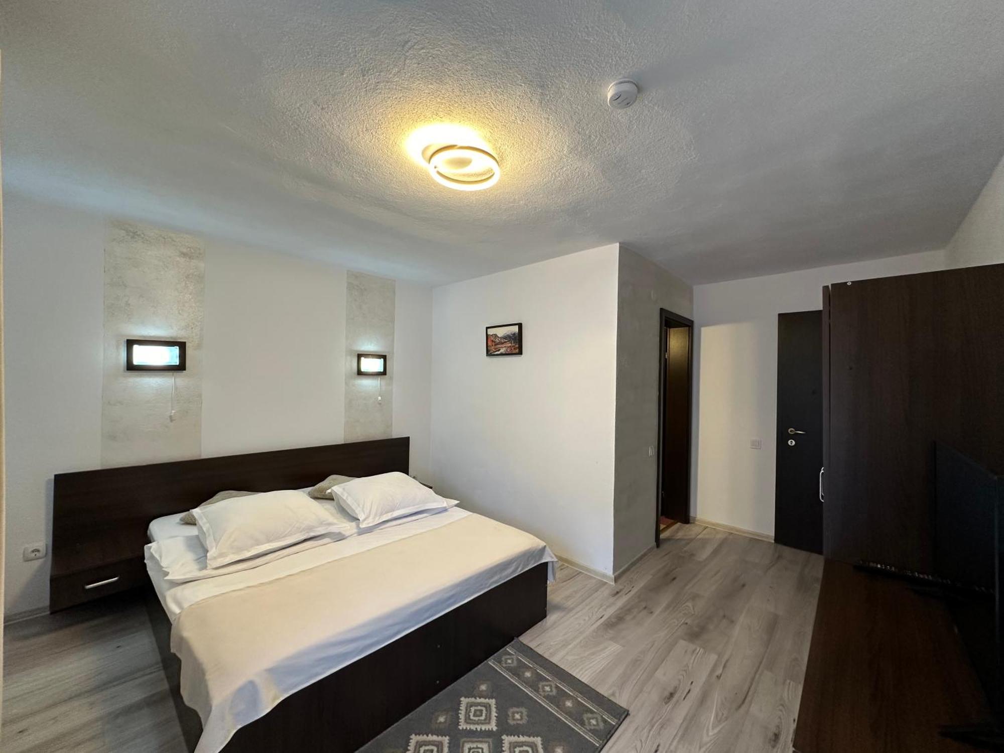 Hotel Casuta De Langa Izvor Moeciu De Sus Esterno foto